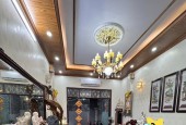 Xuân La bán đất có nhà 3 tầng ở tốt, dt93m2, giá tốt khu vực