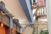 Nhà dân xây Việt Hưng ngay BigC Long Biên.
Diện tích 38m2 mt hơn 4m 4 tầng xây chắc chắn