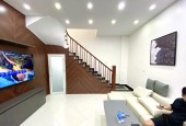 căn nhà MỚI đẹp lung linh - xe con ĐỖ NGAY CỔNG - NHÀ mới mẻ FULL NỘI THẤT - công ty mới mẻ DỌN VỀ sống gần
