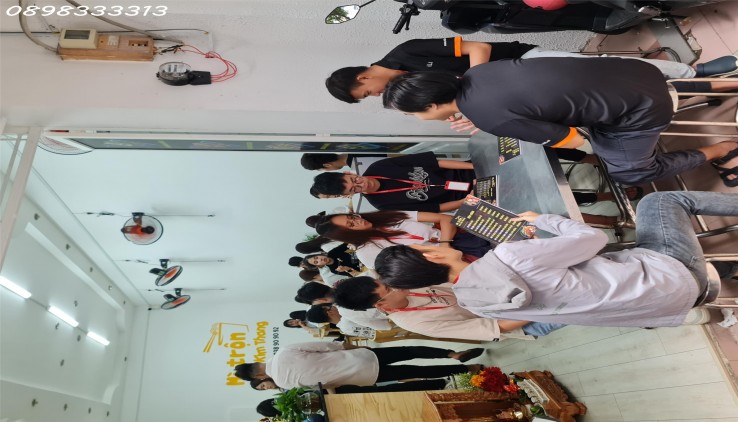 Sang quán Trà sữa - Mì cay - Mì trộn Park Kim Thang, Quán đang hoạt động ổn định, lượng khách đông