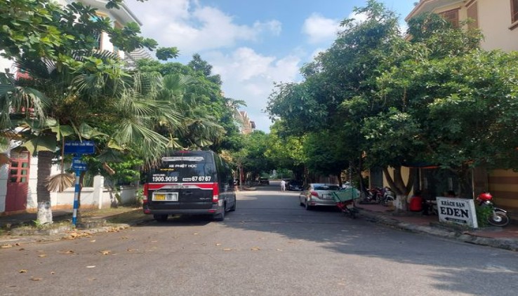 LÔ BIỆT THỰ ĐẸP LONG LANH TOẠ LẠC TẠI KĐT KỲ ĐỒNG VỚI  VỊ TRÍ CỰC ĐẸP GIÁ CỰC RẺ, DT 225M2, MT 10M. GIÁ CHỈ 30tr/M2