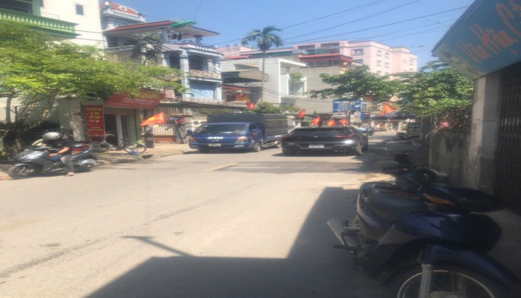 Bán nhà mặt đường, ô tô đỗ cửa Văn Điển,Thanh Trì, Diện tích 55m2 * 3 tầng, Giá bán 1x tỷ.