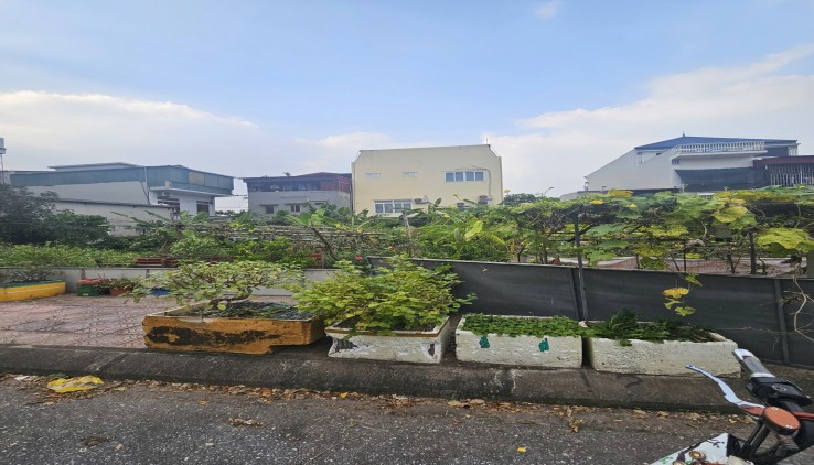 Bán đất thổ cư 229m2, mặt tiền 10m, Hoàng Diệu, TP.Thái Bình giá 6.4 tỷ