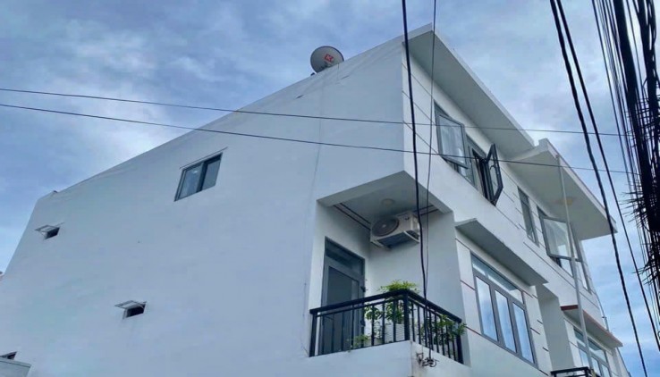 BÁN NHÀ 3 TẦNG LÊ HỒNG PHONG, HẺM ÔTÔ 16 CHỖ, CĂN GÓC 2 MẶT TIỀN, NGAY TT P.HƯỚC HẢI NHA TRANG,