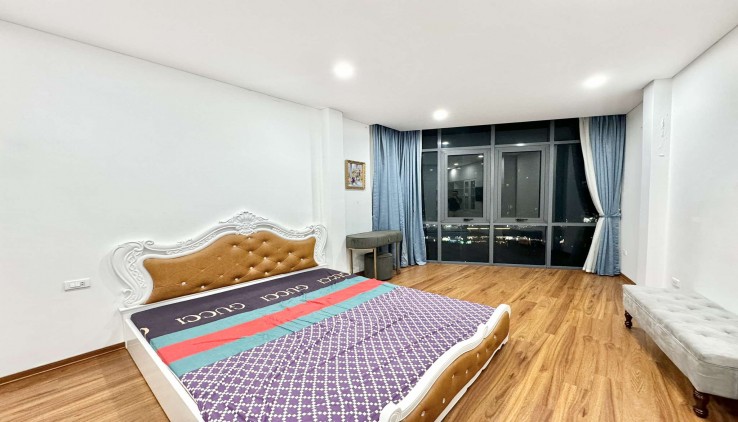 Trung tâm quận Đống Đa, có căn hộ view hồ cho thuê