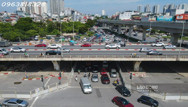 NGÃ TƯ XUÂN THUỶ - HỒ TÙNG MẬU TẶNG NHÀ  4 TẦNG - DÂN XÂY CHẮC CHẮN  Ở NGAY - SỔ PHÂN LÔ - NHỈNH 8 TỶ