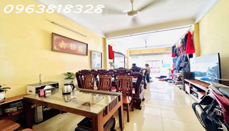 NGÃ TƯ XUÂN THUỶ - HỒ TÙNG MẬU TẶNG NHÀ  4 TẦNG - DÂN XÂY CHẮC CHẮN  Ở NGAY - SỔ PHÂN LÔ - NHỈNH 8 TỶ