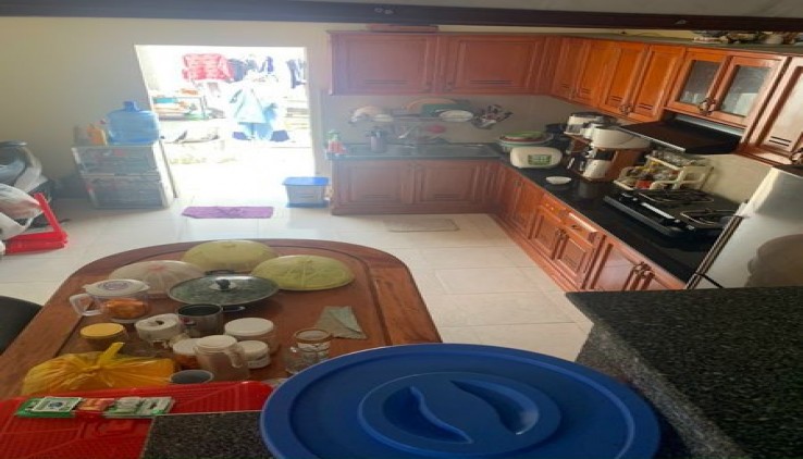 Cần chuyển nhượng nhà hẻm Hoàng Diệu, Vĩnh Nguyên, Nha Trang, diện tích 134m2, giá 60 triệu/m2. 