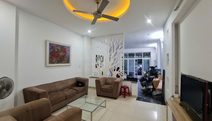 Bán Nhà Đẹp 3 Tầng Mặt Tiền Đường Mê Linh - Giá 14,2 Tỷ  THÀNH PHỐ NHA TRANG