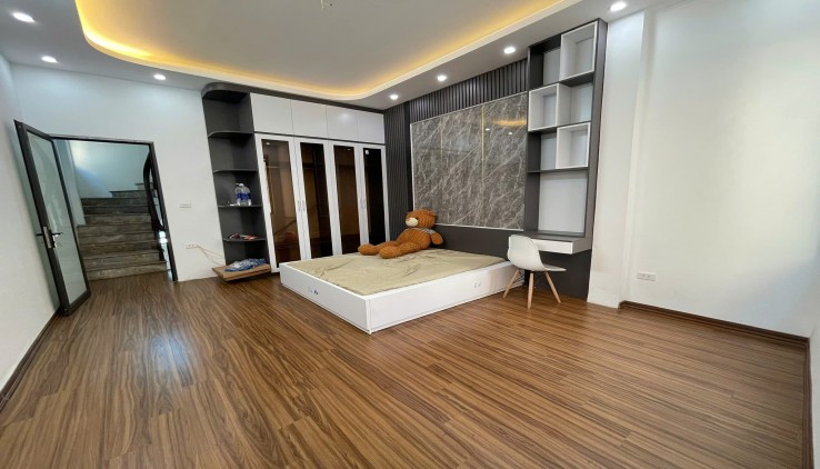 BÁN NHÀ PHỐ TÂN MAI, PHÂN LÔ, Ô TÔ VÀO NHÀ, ĐỦ CÔNG NĂNG, 35M2 5T MT4.3M GIÁ 8.5 TỶ