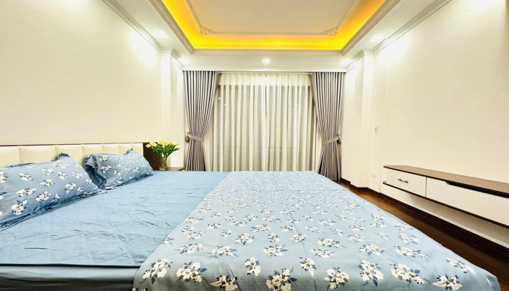 7 TỶ - NHÀ ĐẸP ĐƯỜNG CẦU GIẤY, 35m2 5 TẦNG 3PN MASTER, NỘI THẤT SIÊU ĐẸP, SẴN SÀNG Ở NGAY