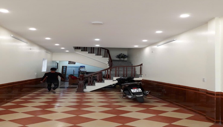 CẦN BÁN CĂN NHÀ 2 TẦNG LÔ GÓC ĐƯỜNG LÝ THÁI TỔ THÀNH PHỐ THÁI BÌNH. DIỆN TÍCH 70M2 ĐƯỜNG RỘNG Ô TÔ TẢI TRÁNH NHAU. KHU DÂN CƯ ĐÔNG ĐÚC GẦN NHIỀU TIỆN
