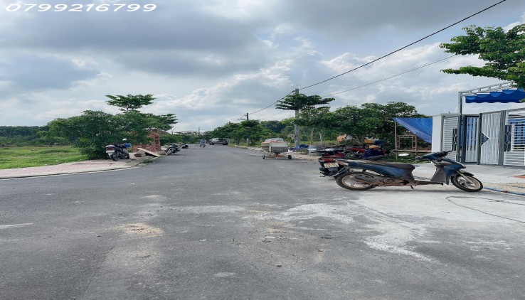 Đất nền sổ riêng thổ cư Bình Minh Trảng Bom Đồng Nai 1 sẹc QL1A . Gía bán 1 tỷ 150/nền. LH 0799 216 799 em Trinh.
