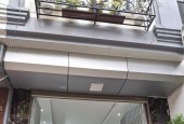 NHỈNH 8 TỶ - NHÀ 40M2 OTO VÀO NHÀ Ở CẦU GIẤY, GẦN PHỐ, NGÕ THÔNG KINH DOANH,NHÀ ĐẸP Ở NGAY