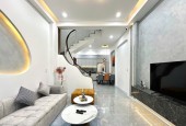 Nhà MT  PHƯỚC LONG B , gần CĐ CÔNG THƯƠNG ,84m2, 5PN ,ĐƯỜNG RỘNG , VỈA HÈ
