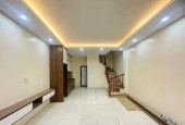 NHÀ ĐẸP TRUNG TÂM VIỆT HƯNG, GẦN Ô TÔ TRÁNH, 35 M², 5 TẦNG, MT 4,2 M, HƠN 5 T.Ỷ XÍU - HÀNG XÓM VUI VẺ THÂN THIỆN.