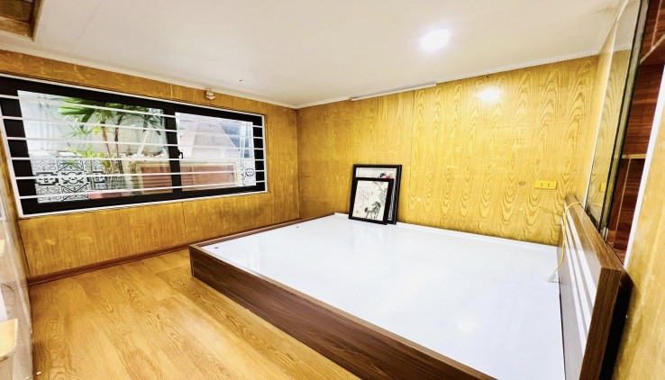 Bán CH tập thể tầng 5 phố Trần Quý Cáp,55m2,Full nt đẹp, ở luôn > 2 tỷ