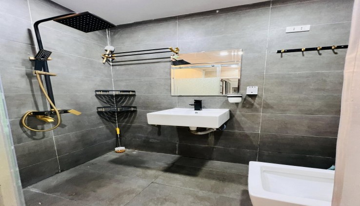 Bán CH tập thể tầng 5 phố Trần Quý Cáp,55m2,Full nt đẹp, ở luôn > 2 tỷ