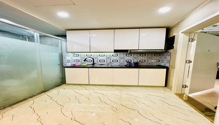 Bán CH tập thể tầng 5 phố Trần Quý Cáp,55m2,Full nt đẹp, ở luôn > 2 tỷ