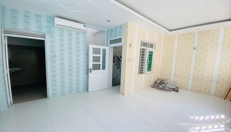 Bán Nhà 2 Tầng Hẻm Đường Nguyễn Thiện Thuật - TP Nha Trang - Khu Phố Tây