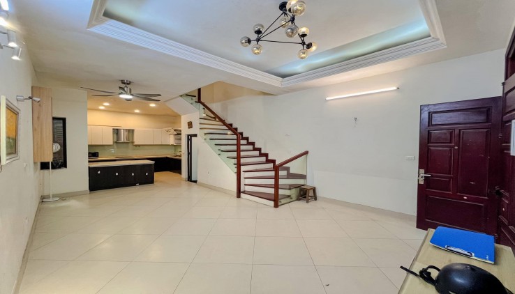 Phân Lô Ô tô tránh chạy vòng quanh-Phố Hoàng Văn Thái 50m/ 4Tầng/ MT 4.7m -18.2 Tỷ