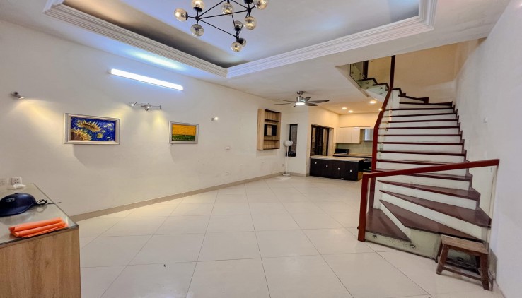 Phân Lô Ô tô tránh chạy vòng quanh-Phố Hoàng Văn Thái 50m/ 4Tầng/ MT 4.7m -18.2 Tỷ