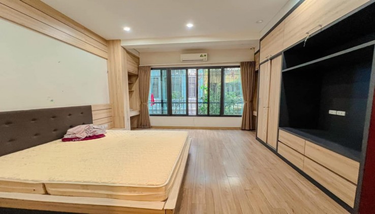 Phân Lô Ô tô tránh chạy vòng quanh-Phố Hoàng Văn Thái 50m/ 4Tầng/ MT 4.7m -18.2 Tỷ