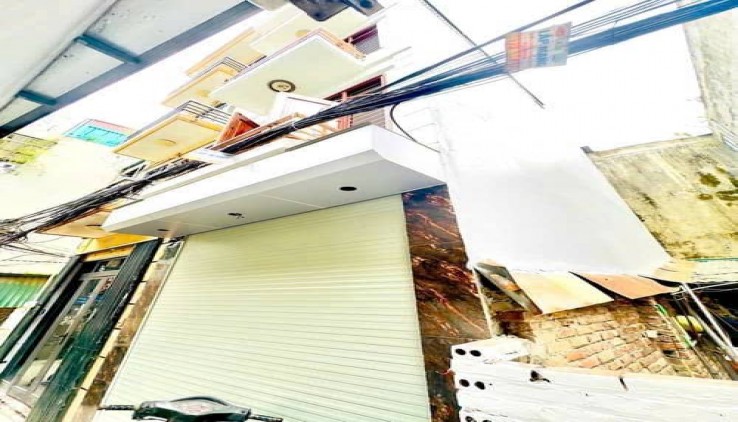 Cần bán nhanh nhà 4,5 tầng Lĩnh Nam, Hoàng Mai, Hà Nội, Diện tích 30m2, Giá chỉ 5,x tỷ.