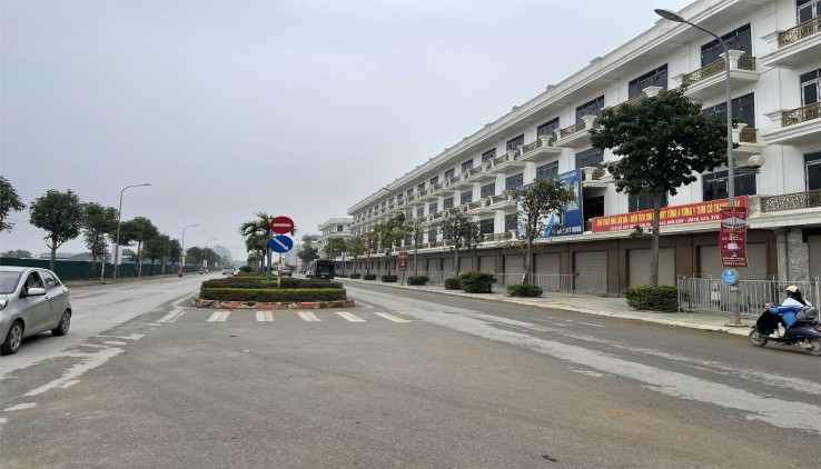 NHẬN NHÀ, SANG TÊN SỔ NGAY. GIÁ 3,2 TỶ FULL. KĐT XUÂN HƯNG TP.THANH HÓA. CĐT: 0966 343 969