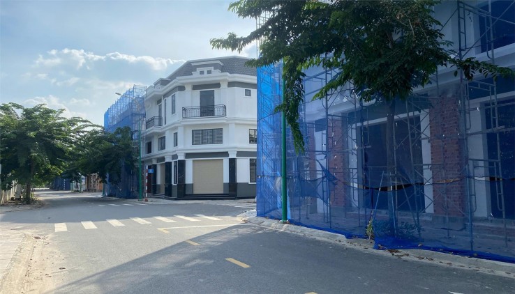 Đầu Tư Nhà Phố Thương Mại Hòa Lợi, Bến Cát - Đón Năm Mới 2025 Cùng Quà Tặng Lớn