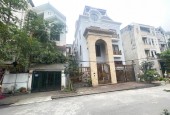 TRUNG TÂM VIỆT HƯNG -VỊ TRÍ ĐẸP - KINH DOANH - Ô TÔ TRÁNH