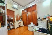 Bán Gấp Nhà Nguyễn Khánh Toàn, Cầu Giấy 6 Tầng, ô tô tránh 30m, 9 phòng, 10 Tỷ