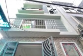 NHÀ MỚI - Ở LUÔN PHỐ BÁT KHỐI- LONG BIÊN, 35M2,5 TẦNG,MẶT TIỀN 4.5M,5.5 TỶ.