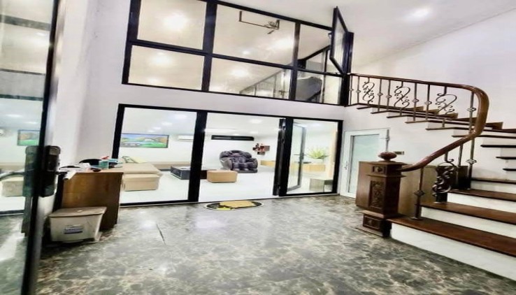 Gia đình có nhu cầu chuyển chỗ ở mới nên cần bán nhà gần Tương Mai, Hai Bà Trưng, HN, Diện tích 35m2*5 tầng, Giá nhỉnh 7 tỷ.