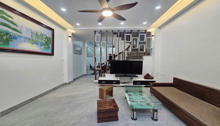 NHÀ MỚI ĐÓN TẾT ĐƯỜNG CẦU GIẤY 45M2, NGÕ THÔNG 3PN HAI THOÁNG HƠN 6 TỶ