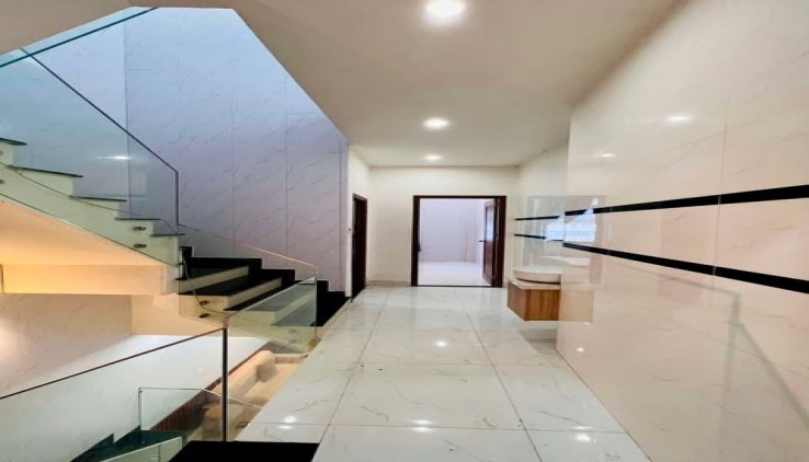 ► Nhà 2 mặt kiệt 2.5m gần Điện Biên Phủ 10m ra Ô tô, 32m2, 2.5 tầng cứng đẹp, 2.08 tỷ