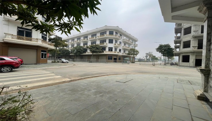 CẶP CĂN GÓC, NGÃ TƯ HÀ HUY TẬP, SANG TÊN SỔ NGAY. GIÁ NGOẠI GIAO. LH: 0966 343 969