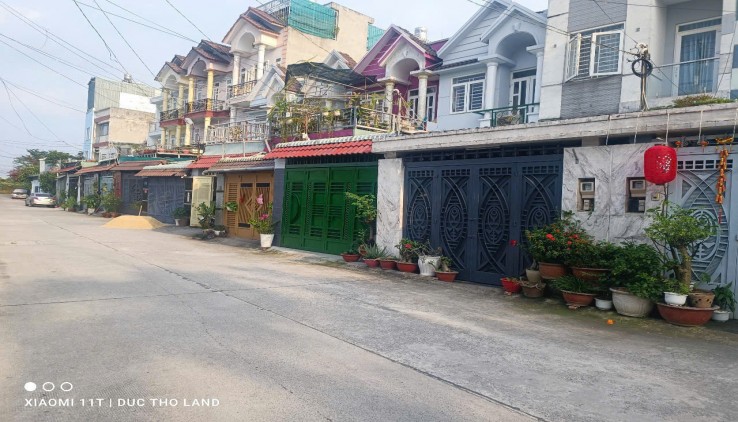Bán Nhà đẹp hẻm to 8m xe hơi đậu tránh TL41, 76m2, 2 tầng, khu dân trí cao