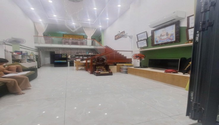 Bán nhanh nhà đẹp HXH 7m Thạnh Xuân, 100m2, T1L, 3PN, sân xe hơi >4Tỷ