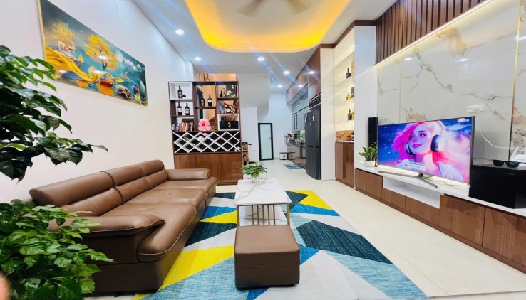 CỰC PHẨM KIM GIANG HOÀNG MAI, NHÀ ĐẸP NHƯ HOA HẬU 40M2*6T, Ô TÔ ĐỖ CỔNG, FULL NỘI THẤT, CHỈ 6.8 TỶ.