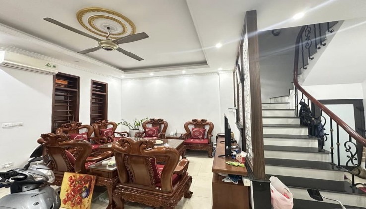 Trích Sài Tây Hồ - ô tô đỗ cửa - 10m ra hồ - 45m chỉ nhỉnh 16 tỷ