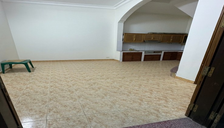 Cho thuê nhà Cầu Giấy, làm căn hộ dịch vụ 5 tầng x 61m2, 7 ngủ, mặt tiền 6m, 18tr/tháng