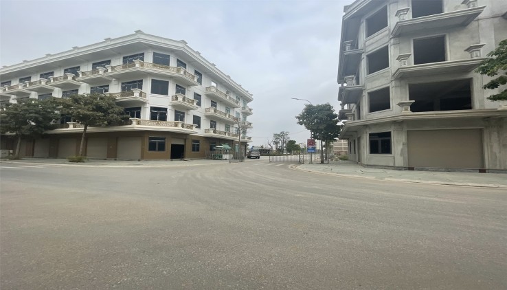 NHÀ 4 TẦNG, 3,25 TỶ, BAO SỔ. 100% SẴN SỔ SANG TÊN NGAY. SỐ 1 THANH HÓA. LH: 0966 343 969
