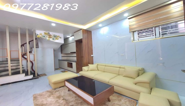 Nhà mới cạnh Ga Nhổn 5 tầng 3 ngủ, gần ô tô, 4.x tỷ
