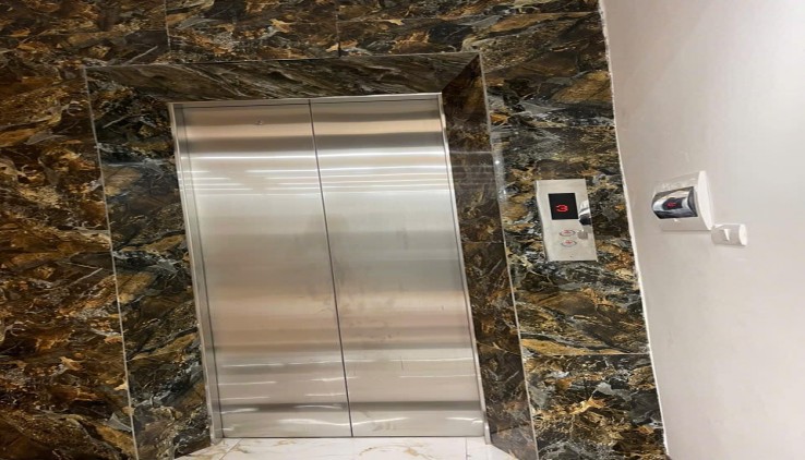 Phân Lô Ô Tô Tránh-Phố Huỳnh Thúc Kháng (Nguyên Hồng) 36/43m, 7T Thang máy 18 Tỷ