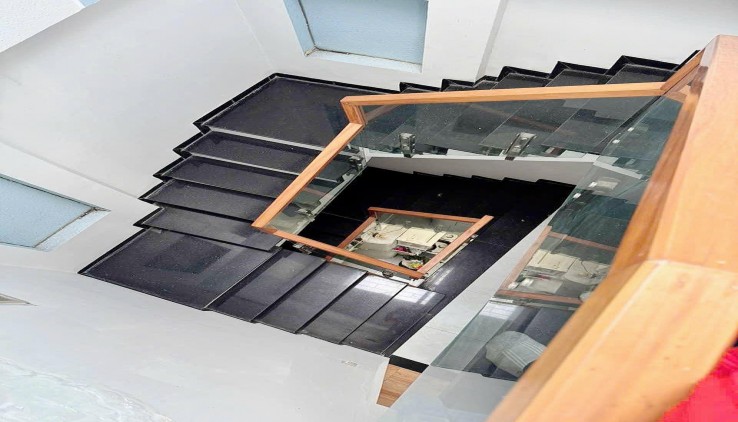 BÁN NHÀ 3 TẦNG CÓ THÊM 2 PHÒNG TRỌ CHO THUÊ HẺM 2/4 VĨNH HOÀ