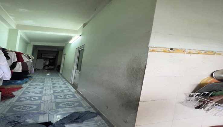 Chính chủ bán đất Lê Thước Sơn Trà tặng nhà 3 tầng siêu chắc chắn
Tạc thùng sơn lên như hoa hậu đất biển.