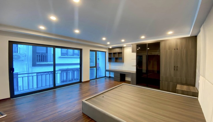 Bán nhà TT Quận Thanh Xuân, khu Khương Đình, 7 tầng, thang máy, 15m ra mặt phố, Mặt tiền lớn, kinh doanh bất chấp.