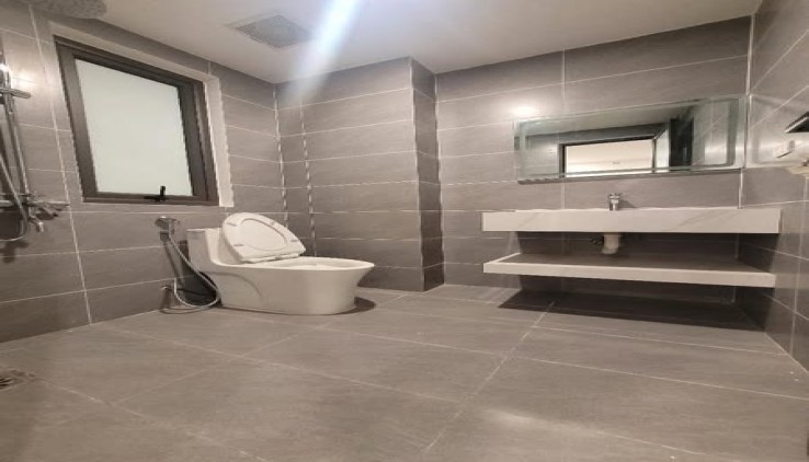 SIÊU PHẨM NHÀ VIỆT HƯNG - Ô TÔ ĐỖ CỔNG - NHÀ MỚI CỨNG FULL NỘI THẤT 30mx 5 TẦNG CHỈ 5,6TỶ