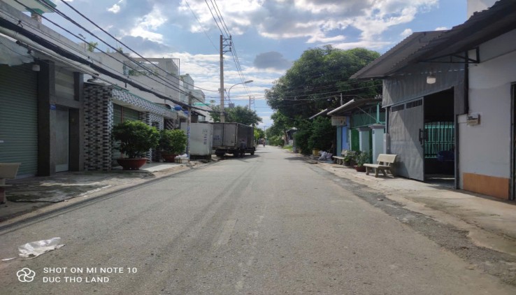 Kẹt bán GẤP 200m2 đất thổ cư 100% tặng kho xưởng mặt tiền TX48 Quận 12, chỉ hơn 5Tỷ